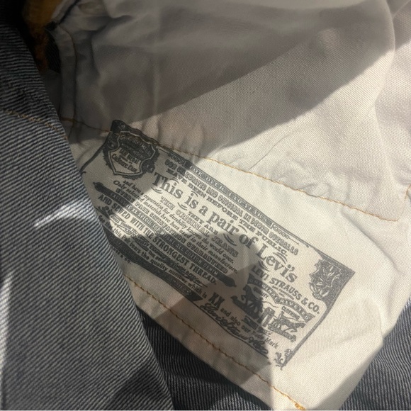 Levi’s 501 Denim Jean Shorts - Picture 4 of 5